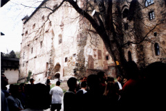 Inside_of_old_keep_1