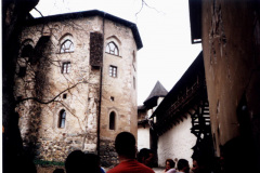 Inside_of_old_keep_2