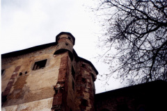 Inside_of_old_keep_4