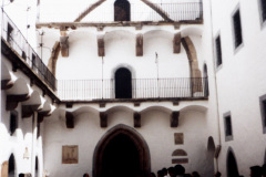 Inside_of_old_keep_5